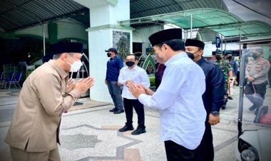 Kunjungi Ngawi, Presiden Joko Widodo Salat Berjamaah di Masjid Agung Baiturrahman