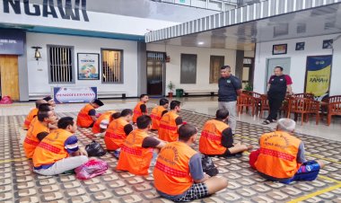 Hindari Overkapasitas Dan Overcrowded, Lapas Ngawi Pindahkan 15 Warga Binaan